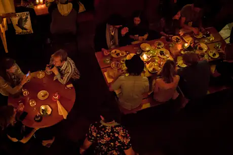 Summiters enjoy a candle-lit dinner 